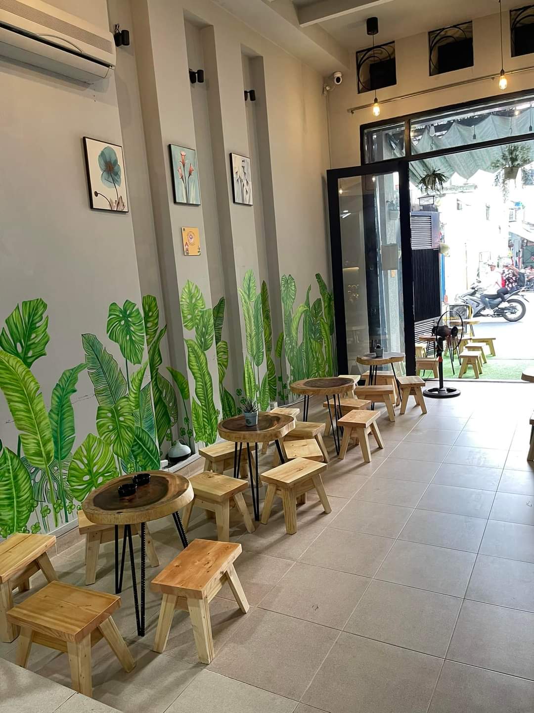 Sang quán cafe Mặt Tiền ĐườngThạch Thị Thanh Phường Tân Đinh Quận 1.